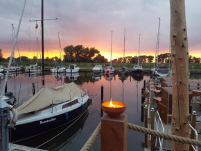 Wunderschönes Appartement mit Grill und Garten, Ueckermünde
